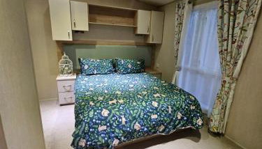 Fawn Lodge, Kelling Heath - Woodland Setting and Pets Welcome - Foto 2