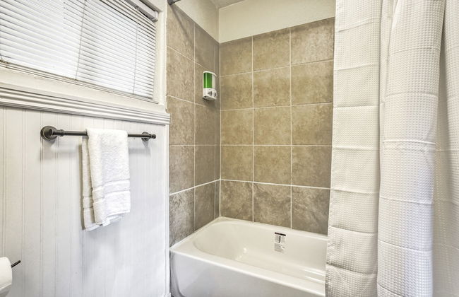 Quest Rest - Unit 3 - Photo 9