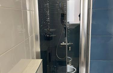 Grand F2 60mq centre Antibes, proche plages, commerces, 2 balcons, parking, train, bus, deco vintage, pet friendly - Foto 35