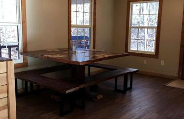 Stunning Getaway Cabin with Expansive Decks near Huntington, West Virginia - Foto 5