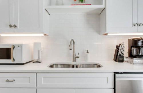 Professionally Designed 4BD Central location - Foto 35