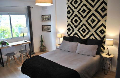 THE BOHO-CHIC OASIS, lovely city center apartment - Photo 17