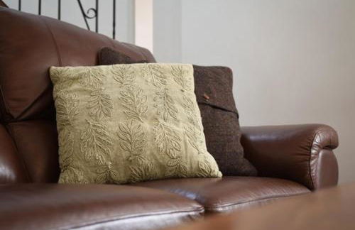 Alverstoke Manor - family home with pool table - Photo 35