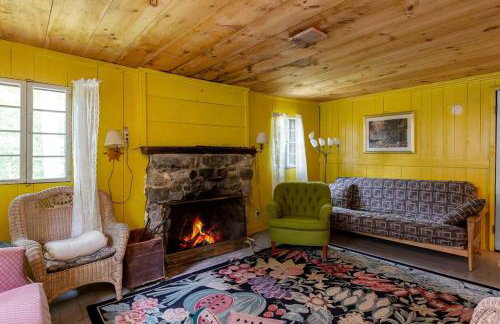Maplewood Rustic 2BR Cabin, Water Access, Fireplace near Hanover, New Hampshire - Foto 4