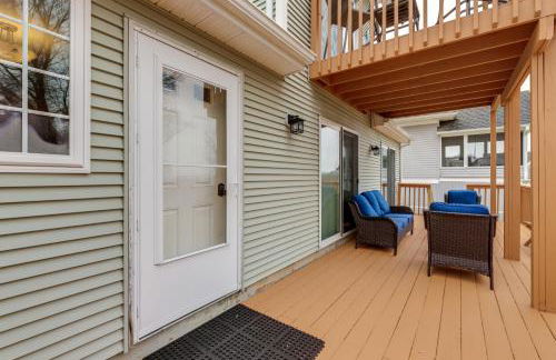 Walk to Eastern Point Beach Apt with Water View! - Foto 17