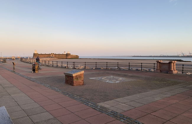 Lovely 2-bed Apartment in Wallasey, Sleeps 4 - Foto 24