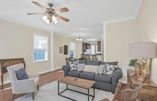 Cozy 2BR Home Near Ft Jackson - Photo 13