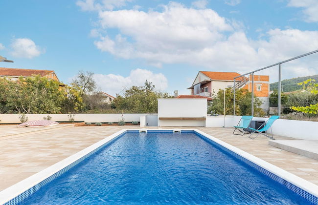 Holiday Home in Bilice With Pool - Photo 31