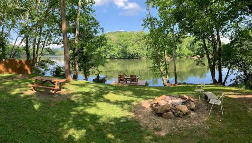 The Perch - Riverfront, Starlinks WiFi & Hot Tub - Foto 4