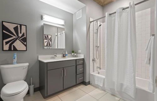 Linea Luxury Living with Indoor Pool and Rooftop Views in The Loop - Photo 80