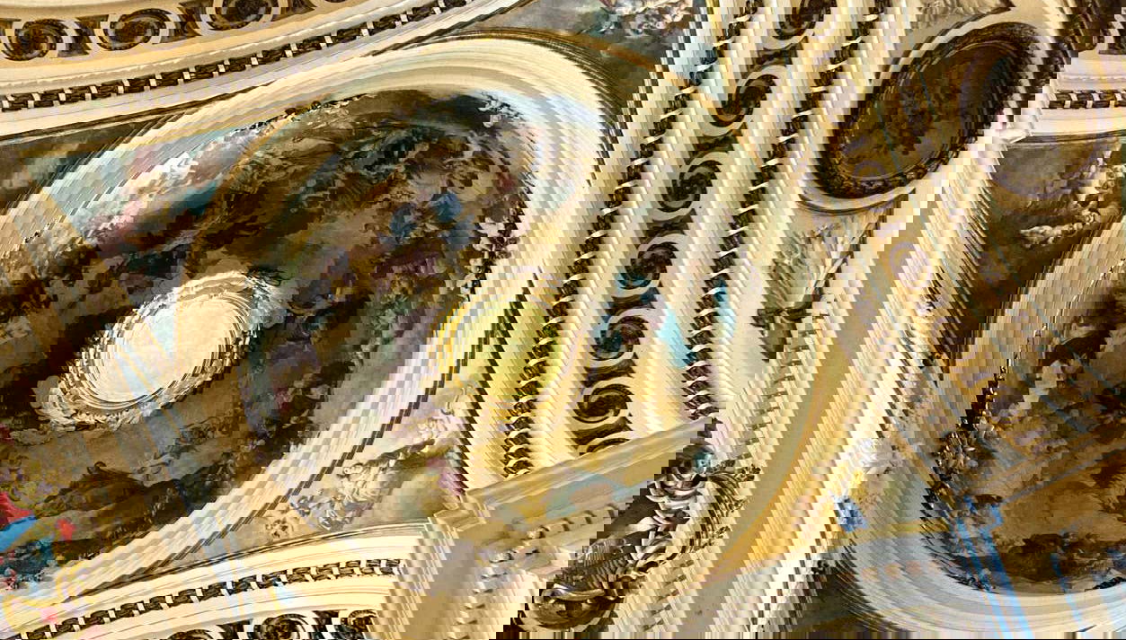 Afresco Regina Martyrum, na cúpula