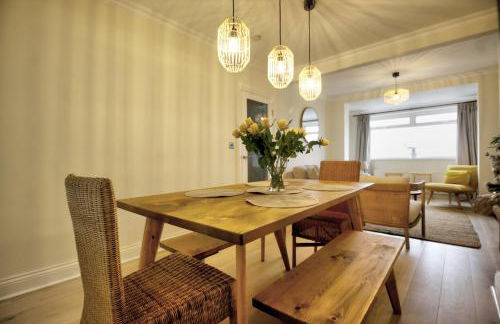 Amazing sea views and hot tub - Photo 7