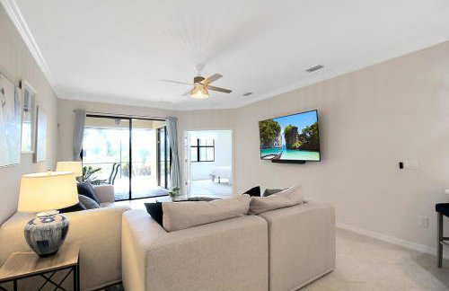 Gorgeous Lakefront Villa in Gran Paradiso - Seabird Villa - Photo 18