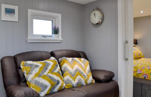 The Shepherd's Hut - Photo 3