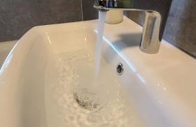 Dovetails, short drive from Alton Towers and Uttoxeter racecourse Games room with Wii and football table - Foto 22