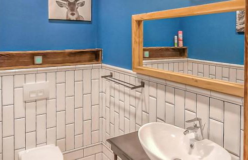Stunning Home In Mikorowo With Wifi - Photo 15