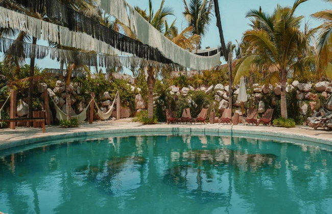 Shekinah Beach Club - Photo 1