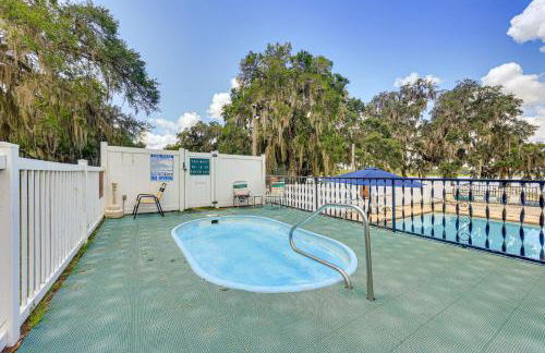 Steps to Lake Kerr Home with Pool and Hot Tub Access! - Foto 21