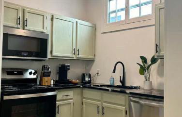 Stylish Retreat Walkable to Bars & Restaurants - Foto 14