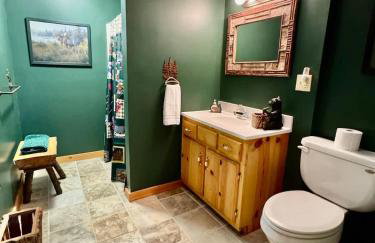 Watauga Lake Retreat Cozy family cabin Sleeps 8 - Photo 24