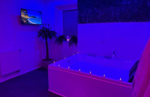 Wood Spa Wellness Apartment mit Whirlpool & Sauna - Foto 3