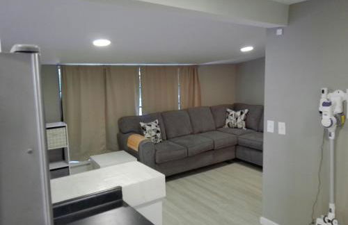 King Bed Creekfront Retreat in Jacksonville - Photo 3