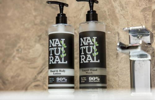 ROOMS NEAR ME - All amenities, private access entire place, kitchen & washroom, smart tv, parking nearby - Foto 42