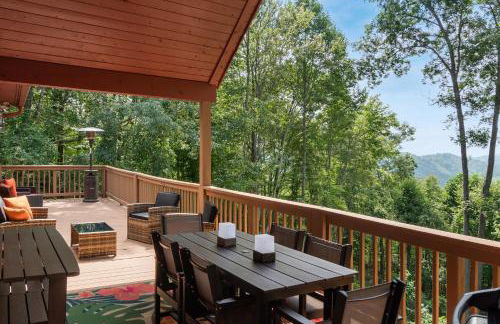 Mountain Views - Firepit - Gas Fireplace - Sleeps 15 - Foto 3