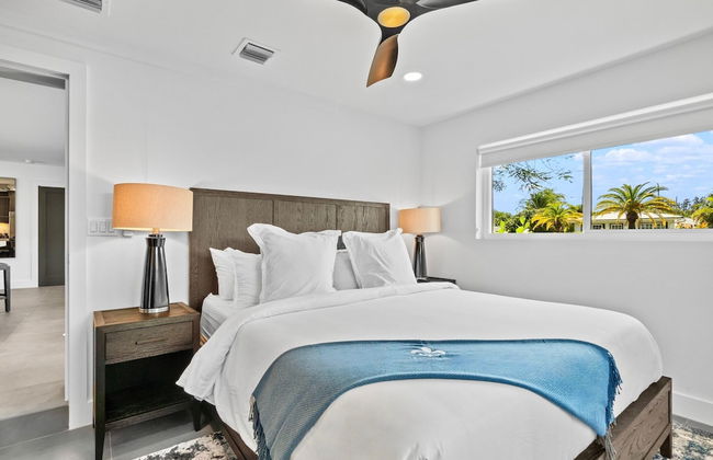 Stunning Poolside Luxury Retreat - Foto 16