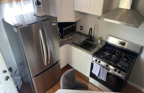 Charming 1-bdrm Apt close to all - Photo 2