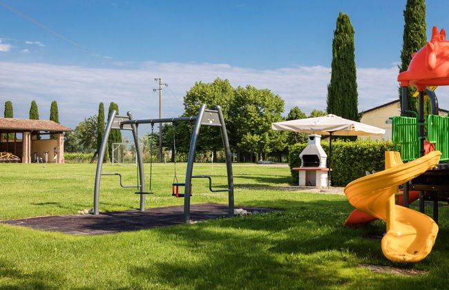 2 bedroom Apartment in Desenzano del Garda with swimming pool and garden - Photo 24