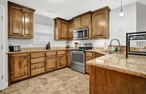 Nice 4-Bedroom home 15 mins from the beach - Foto 9