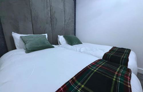 Adeluxe Home - Luxury 2 Bedroom Entire House with Free WiFi, Disney, Netflix and Amazon Prime Included - Foto 31