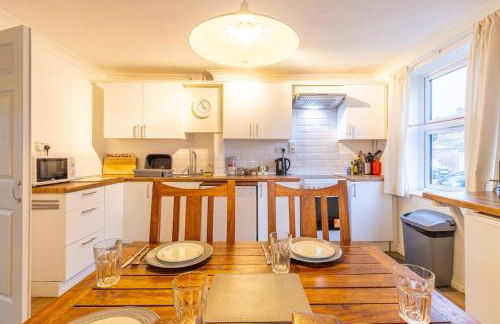 NEW! 2BR House in Leamington Spa by Clarendon Stays , Ideal for Professionals, Free Parking, WiFi, Smart TV! - Foto 21