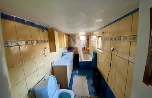 20 mins from city centre, rural house - Foto 15