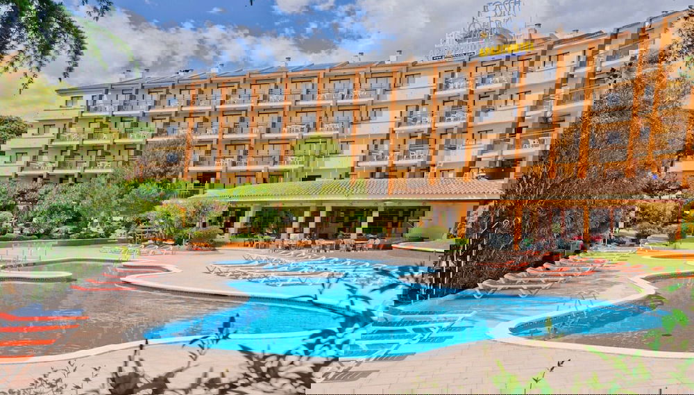 Aparthotel Tossa Park in Tossa de Mar Near Beach - Foto 1, Imagen principal