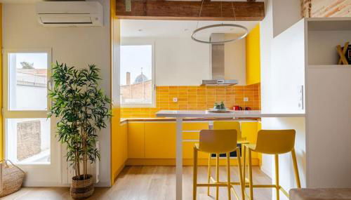 Espectacular y luminoso apartamento en el centro - Photo 2