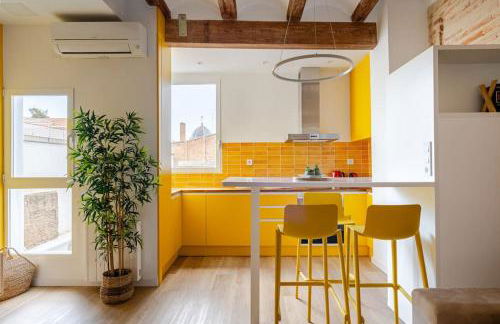 Espectacular y luminoso apartamento en el centro - Photo 2