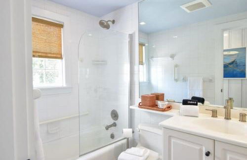 Designed for vacation Easy 0 3 mi walk to Grey Neck Beach - Photo 21