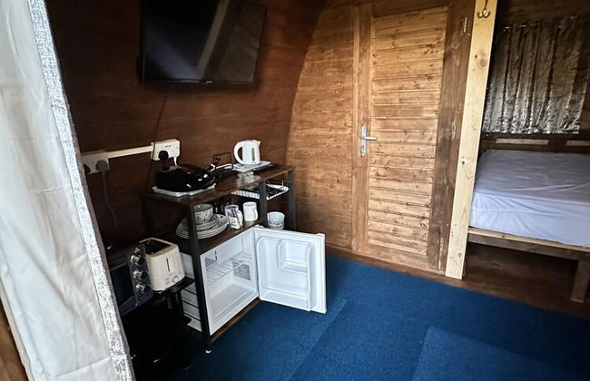 Woodland Camping pod With use of Campsite Bathroom - Photo 20