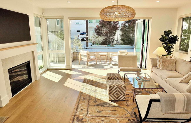 Beach Paradise Stunning 3-story in Long Beach! - Foto 20