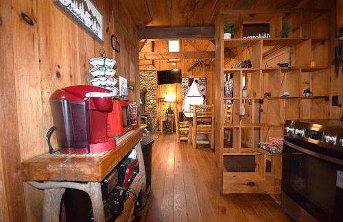 Ma & Pa's cabin at Cabin Fever in NC - Photo 9