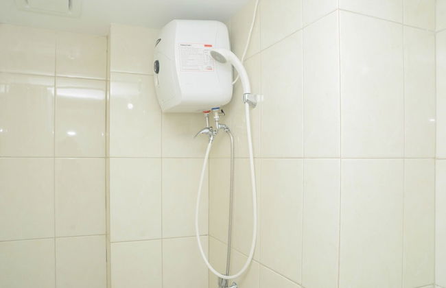 Comfy 2BR Apartment @ Springlake Summarecon - Foto 16