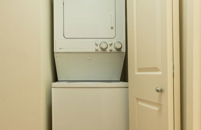 Bluebird Suites near Newport Center - Foto 13