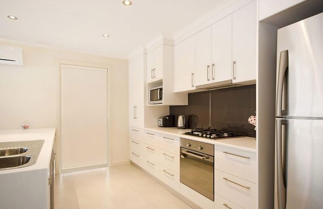 Fringe Apartments - Photo 9