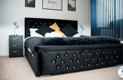 Penthouse - Amazing City Skyline Views - Balcony - FREE extra 2 hours - FREE Parking - Utilita Arena - Bullring Shopping - New St Station- Super King Size Bed - Foto 69