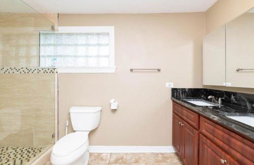 Huge Waterfront Mini-Resort w Gym, Dock & Pool - Foto 47