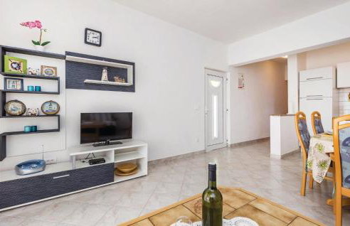 Gorgeous Apartment In Lukovo Sugarje - Foto 13