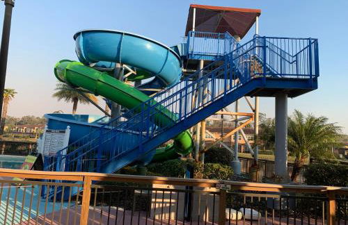 Four Bedroom Townhouse in Regal Oaks at Old Town - Foto 32