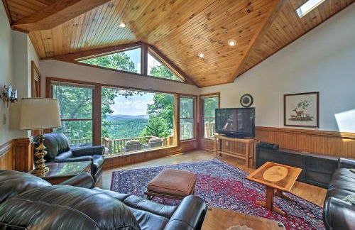 A Scenic View Lodge in Ozarks with Views and Hot Tub - Foto 1